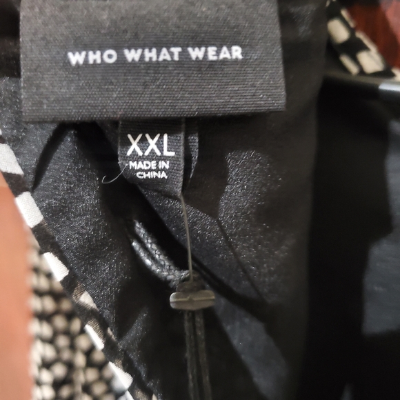 Dress - Picture 3 of 3